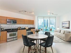 Foto principal - 350 S Miami Ave