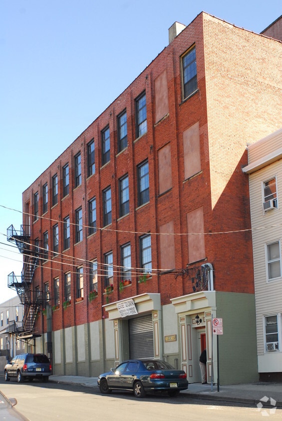 409417 Summer St, Paterson, NJ 07501 Apartments in Paterson, NJ