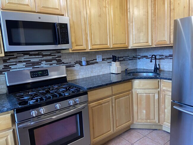 Kitchen - 219 Cornelia St