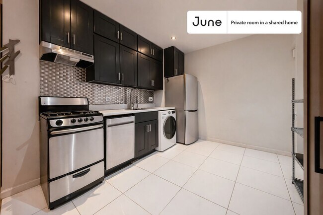 Foto del edificio - Room in Shared 6 bed/2 bath home in Central Harlem