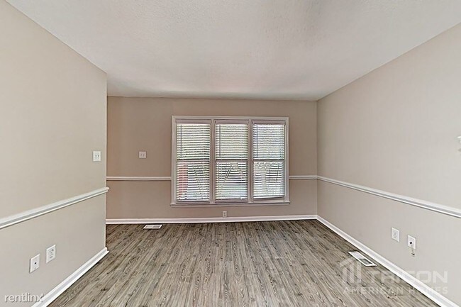 Building Photo - 820 Shadow Lake Dr