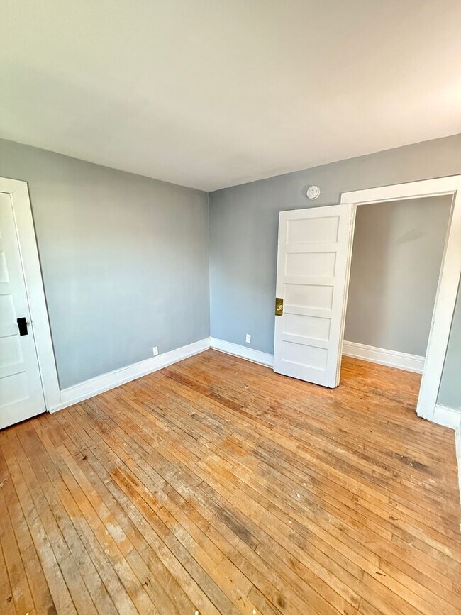 Building Photo - 33-35-35 Ripley St