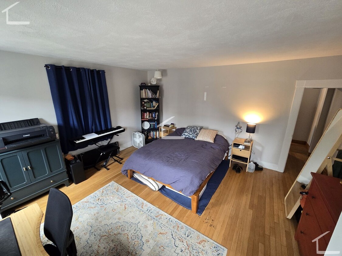 1 bed unit in Watertown is available in 6/1 - 1 bed unit in Watertown is available in 6/1