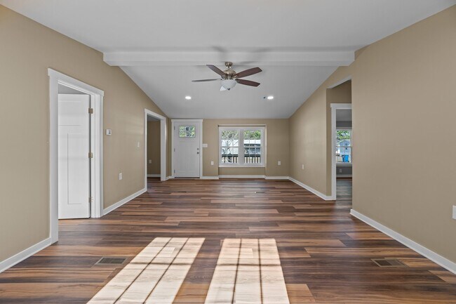 Building Photo - 105 Bellwood Dr