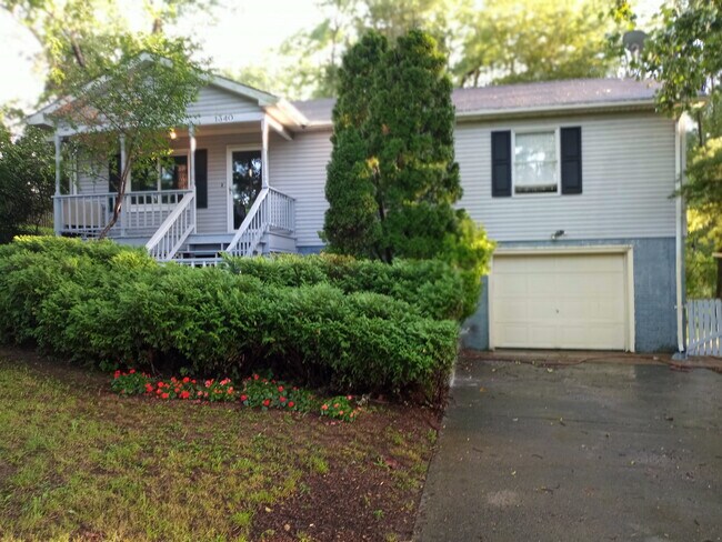 Curb side appeal - 1340 Darlington Dr