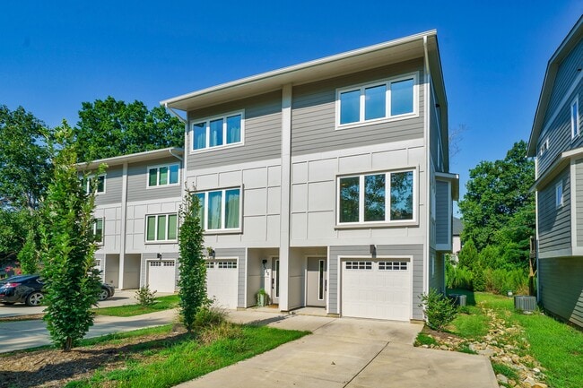 Building Photo - 7318 Swans Run Rd
