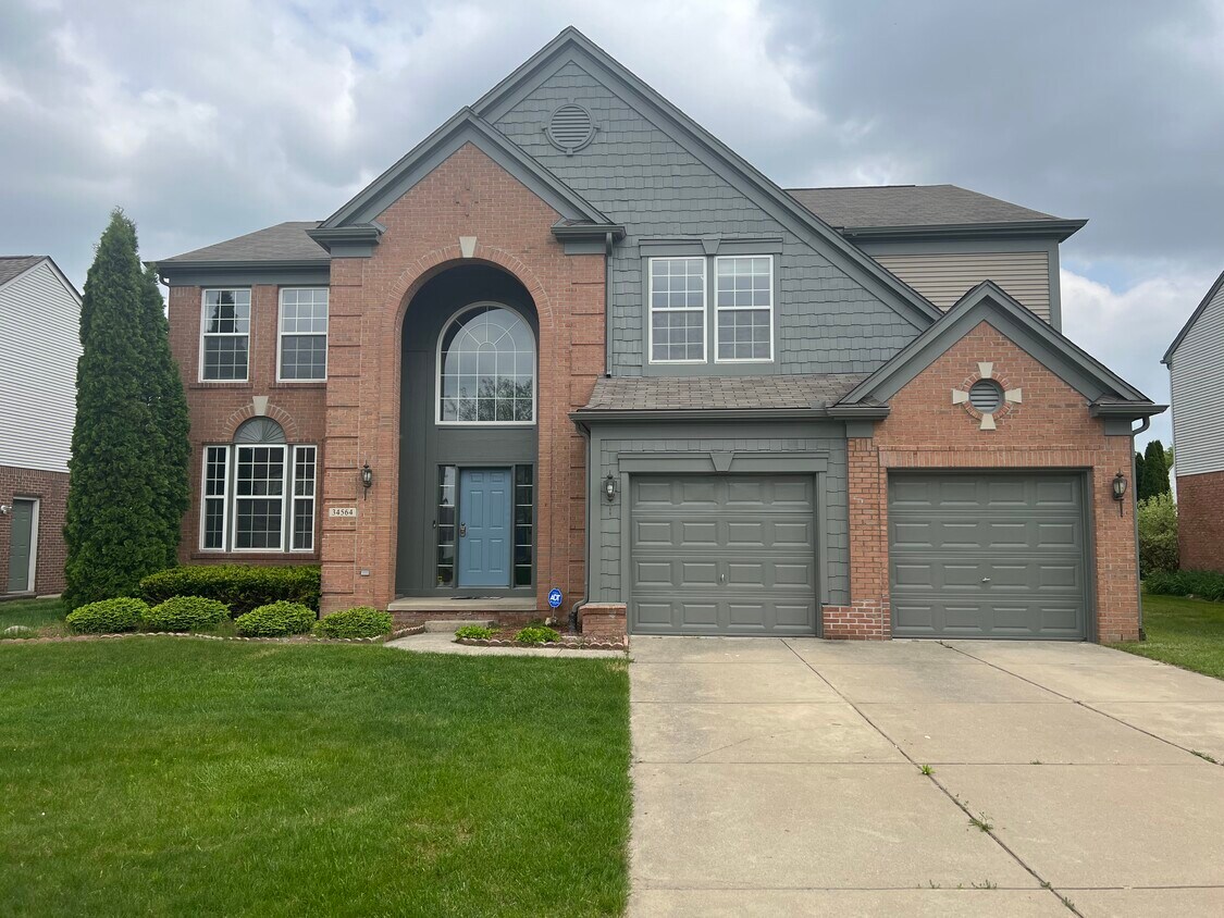 Primary Photo - 34564 Fontana Dr