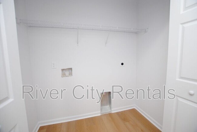 Foto del edificio - 5749 Silver Sands Cir