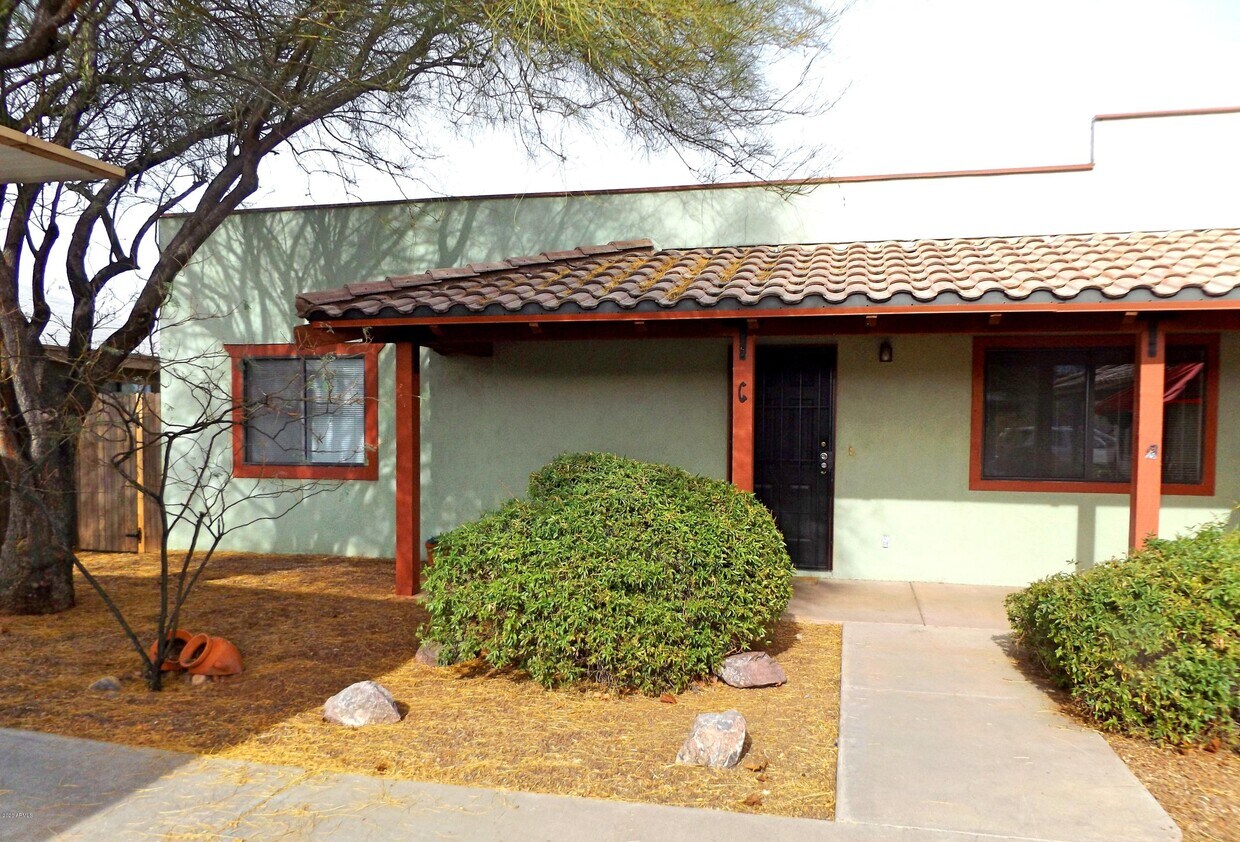 Primary Photo - 4171 Calle Barona
