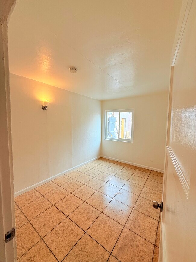 Foto del edificio - 663 Cadman St