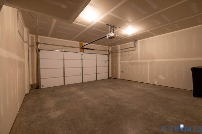 Building Photo - 15320 Oasis Sun Aly