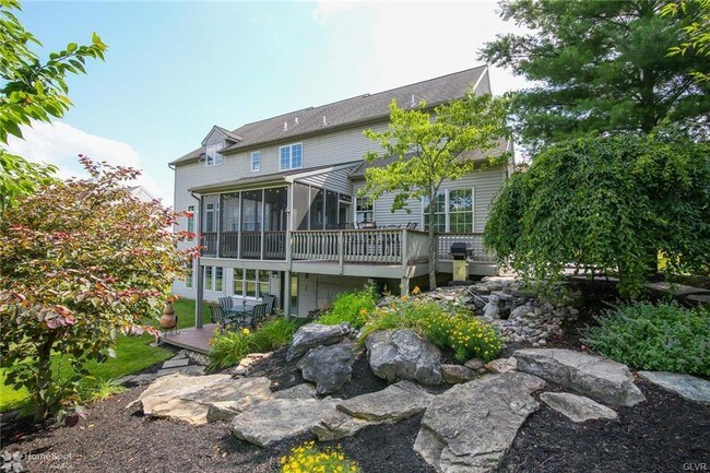 Building Photo - 6270 Whitetail Dr