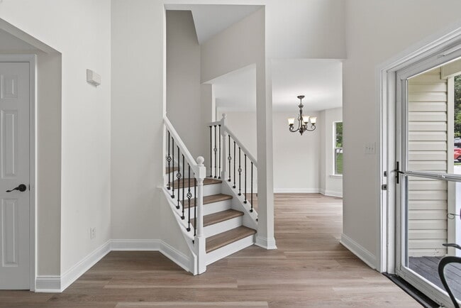 Building Photo - 3881 Shenandoah Dr