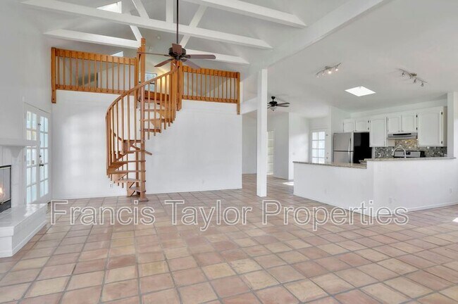 Building Photo - 1512 S Stage Coach Ln