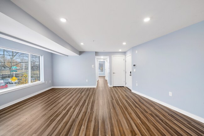 Building Photo - 1352 N 27th St