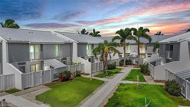 Building Photo - 18010 San Carlos Blvd