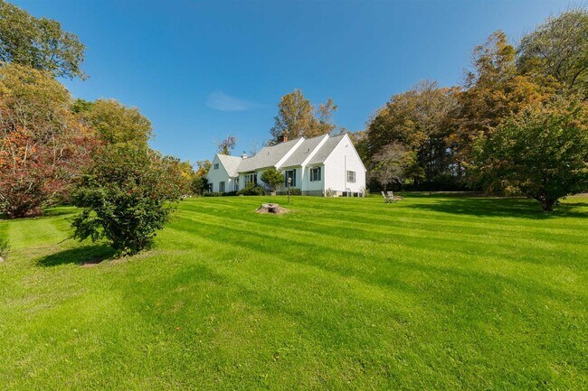 Foto del edificio - 884 Chestnut Ridge Rd