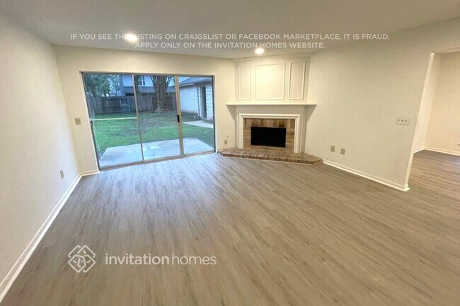 Foto del edificio - 16302 Hickory Point Rd