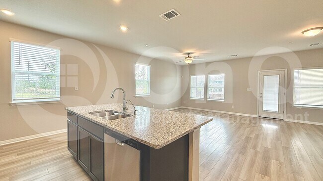 Building Photo - 1850 Settlers Glen Dr