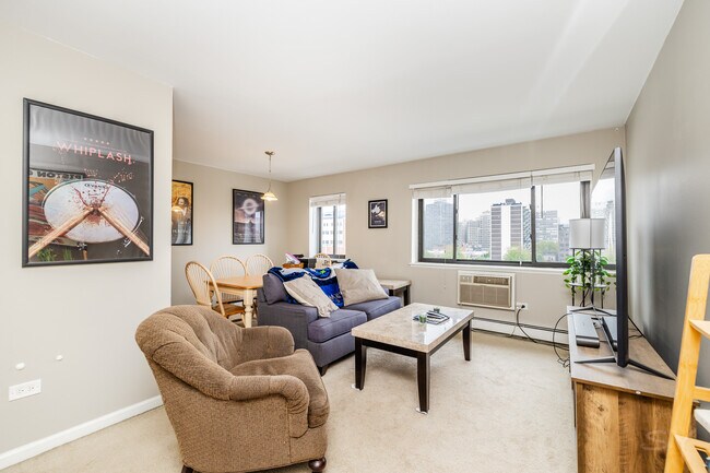 Foto del edificio - 607 W Wrightwood Ave