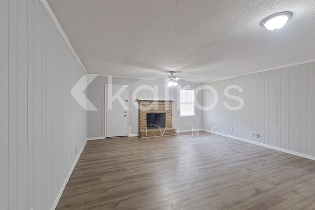 Building Photo - 340 Carterhill Dr