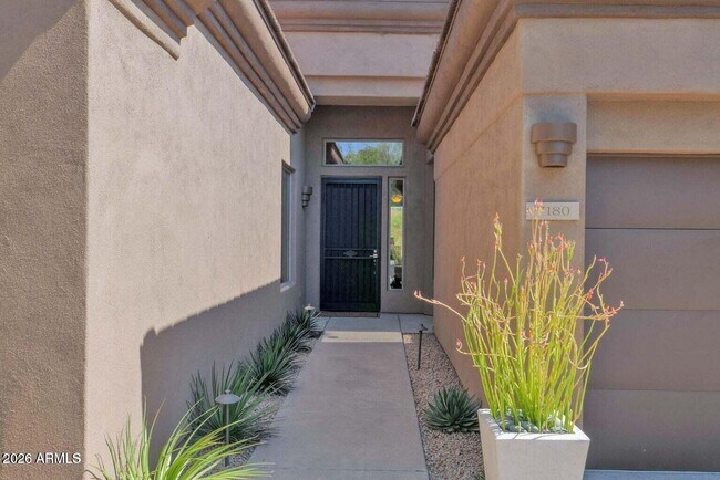 Foto del edificio - 7180 E Thirsty Cactus Ln