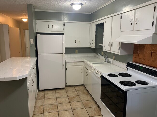 Building Photo - 2105 Quail Run