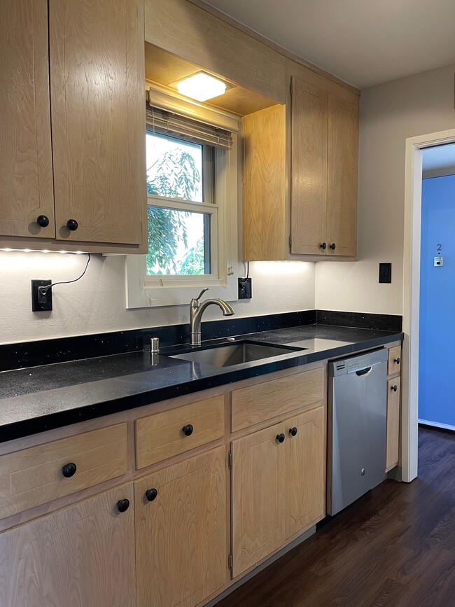 Kitchen - 399 Laurel St