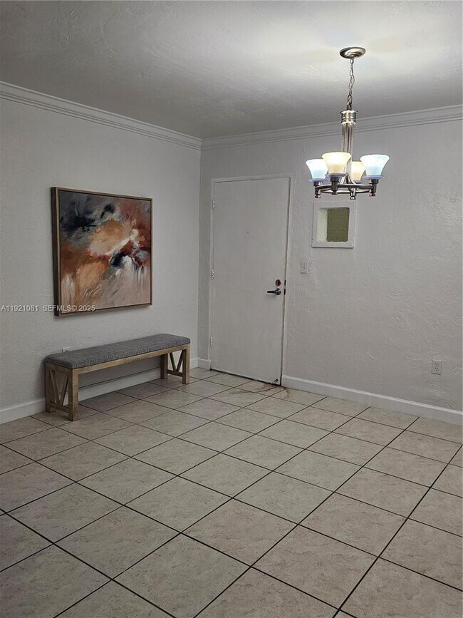 Foto del edificio - 6900 N Kendall Dr