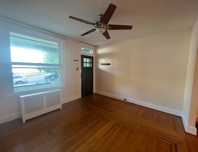 Living Room - 915 W 33rd St