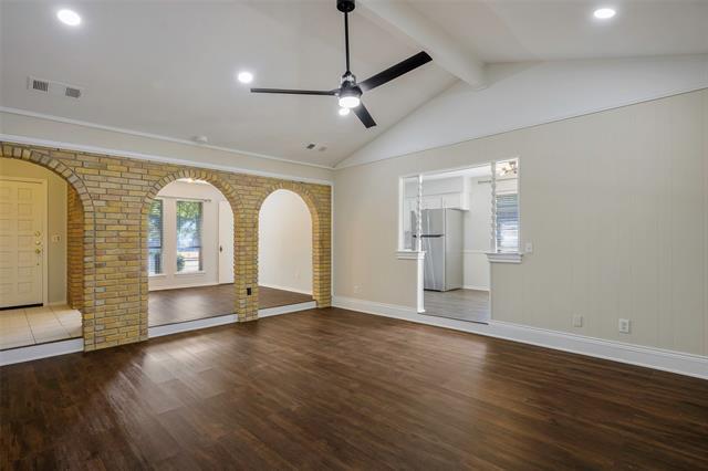 Building Photo - 2609 Pinehurst Dr
