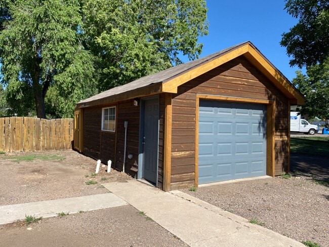 Foto del edificio - Updated Old Town 3 Bed 2 Bath Home w/ fenced yard and 1 car garage