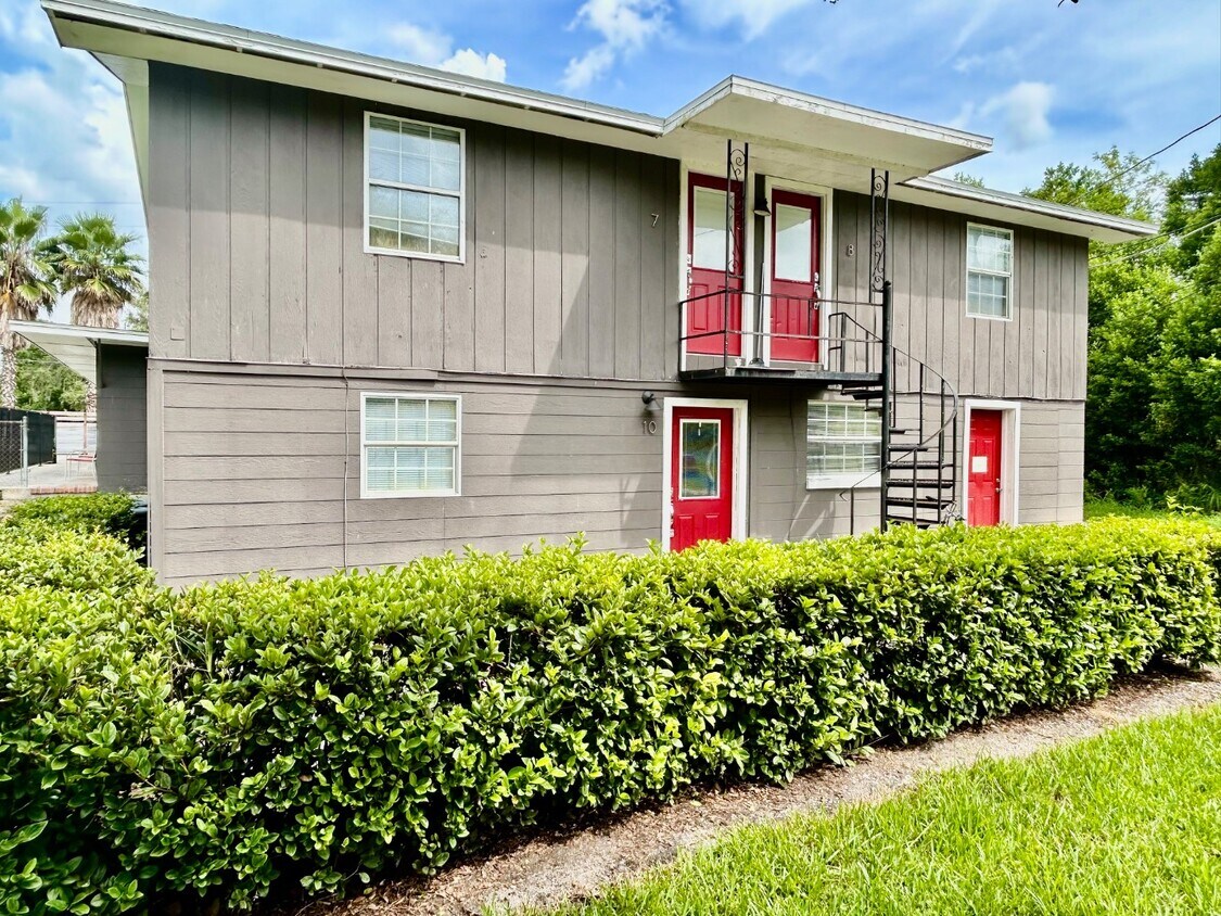 Foto principal - 306 Lake Millsite Rd E
