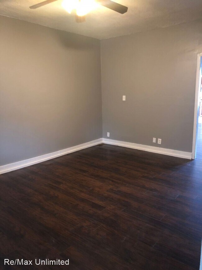 Foto del edificio - 2 br, 1 bath House - 104 3rd Ave