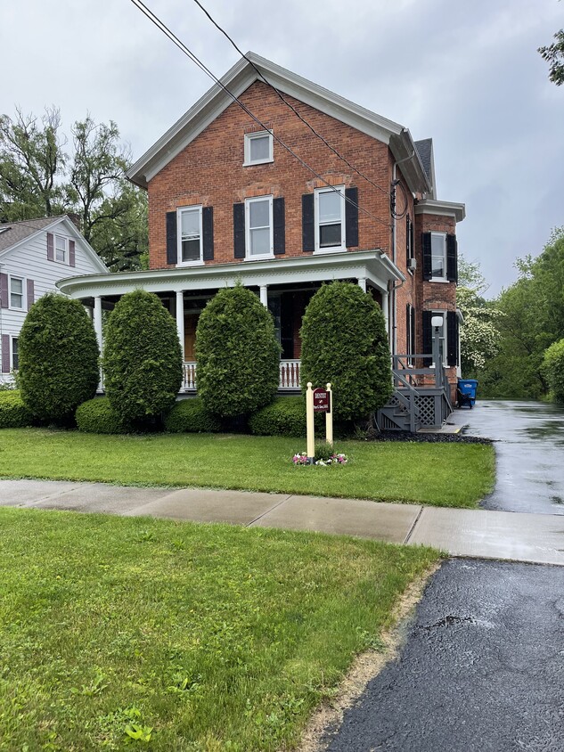 Primary Photo - 140 Washington St