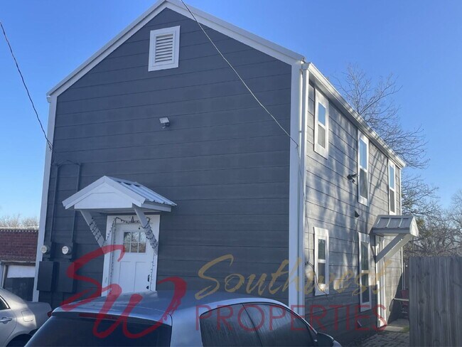 Foto del edificio - Spacious Upstairs 1-Bedroom Apartment in Downtown Stephenville