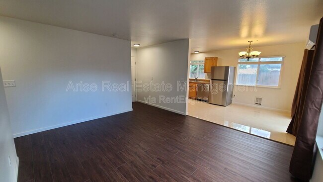 Foto del edificio - 2141 SW Quartz Ave