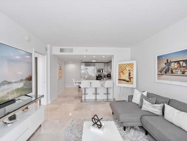 Building Photo - 6801 Collins Ave