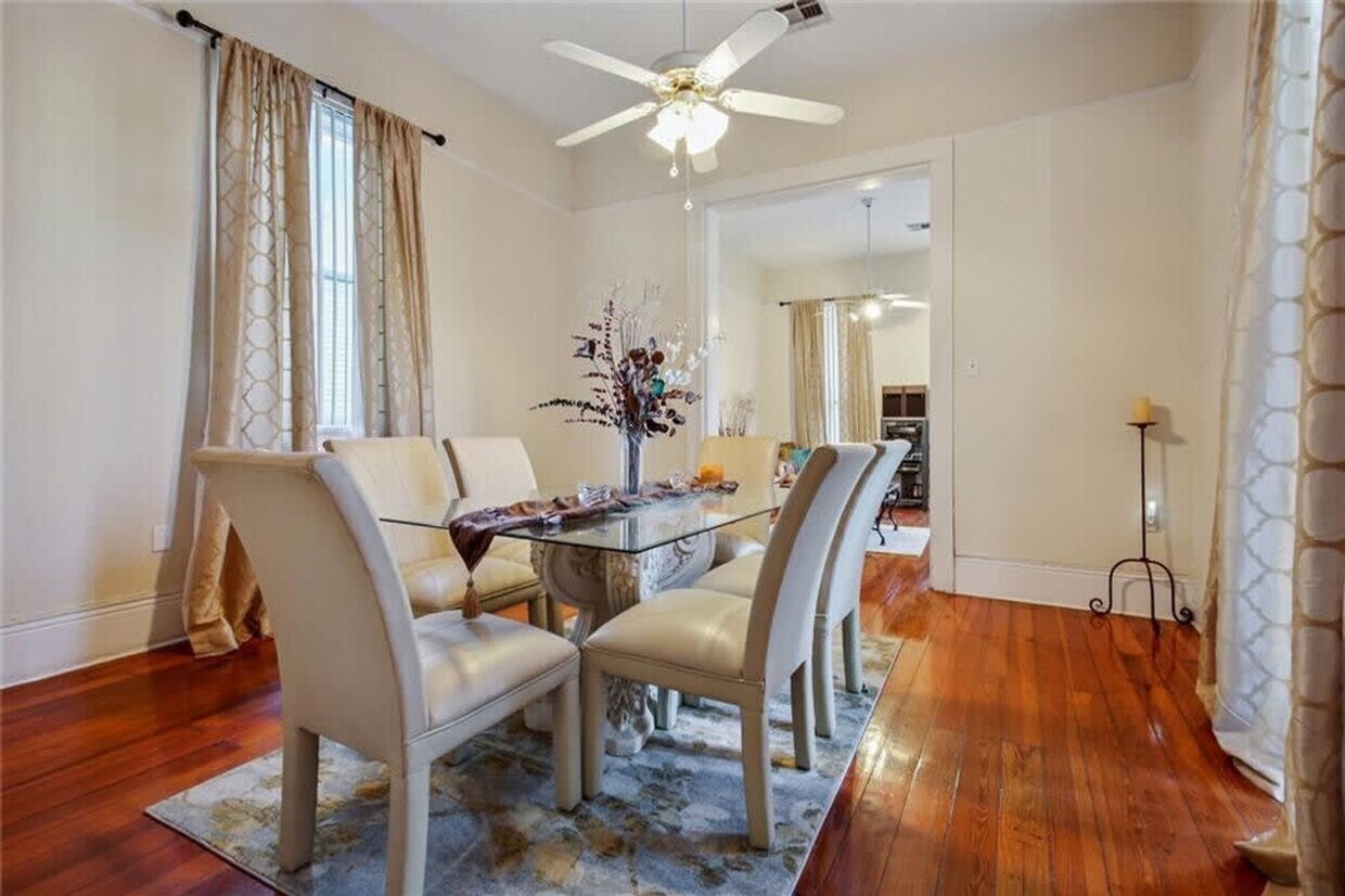 Foto principal - 4048 Banks St