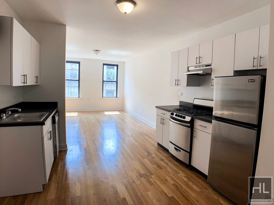 Building Photo - E 89 ST