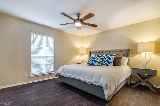 Building Photo - 1 br, 1 bath Apartment - 3210 W Dallas St 714