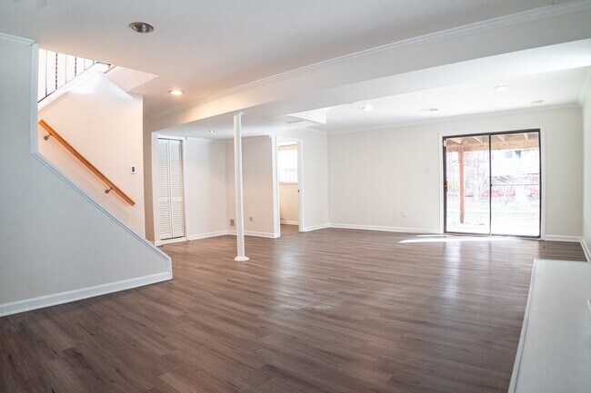Foto del edificio - 13227 Sturbridge Rd