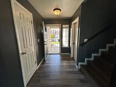 single-family home located in a cul-de-sac - single-family home located in a cul-de-sac