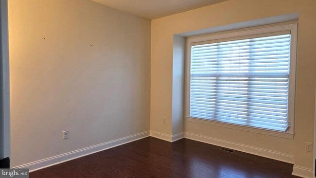 Building Photo - 6493 Fox Glove Ln