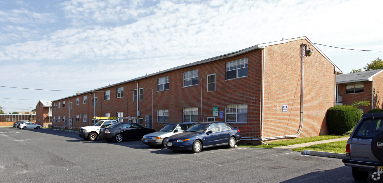 Building Photo - Riverside Norse Apartments