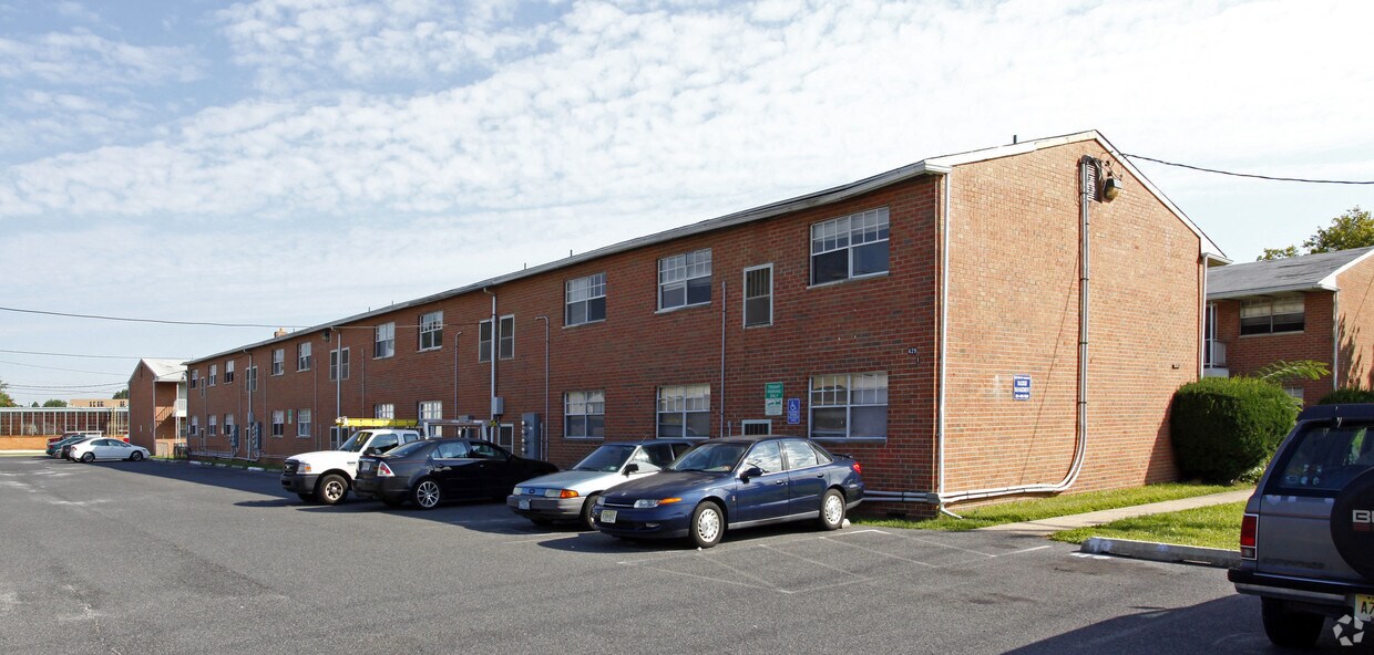 Foto del edificio - Riverside Norse Apartments