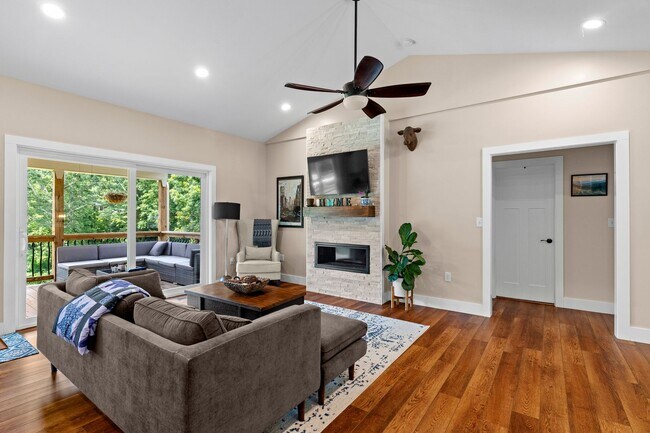 Foto del edificio - Spacious and Inviting - Beautifully-Mainta...