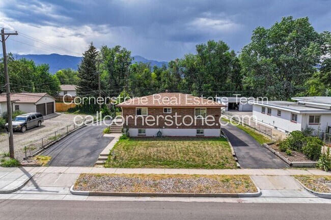 Foto del edificio - 1410 Custer Ave