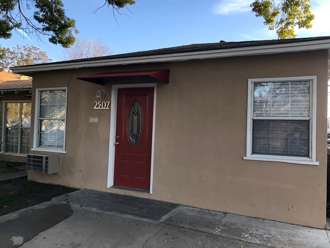 Primary Photo - 2507 Tulare Ave