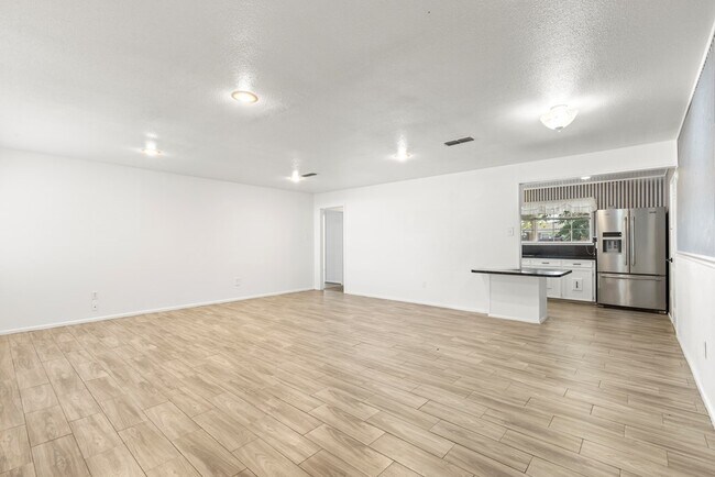 Foto del edificio - 1418 Crescent Dr